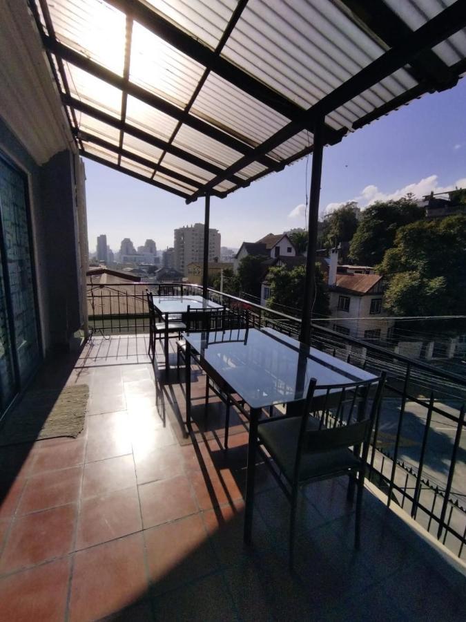Hostal Casa Lhotse فينيا ديل مار المظهر الخارجي الصورة