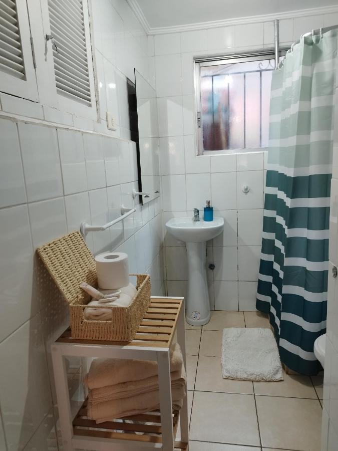 Hostal Casa Lhotse فينيا ديل مار المظهر الخارجي الصورة